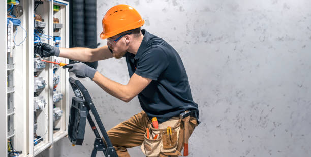 Best Local Electrician Companies  in Maryland Heights, MO